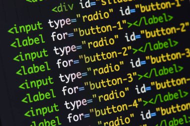 Gerçek Html kodu gelişmekte olan ekran. Programlama iş akışı soyut bir