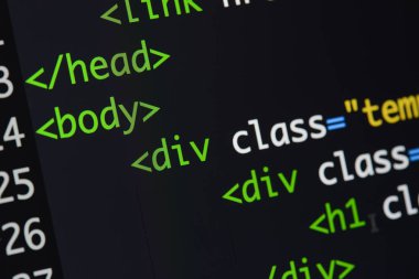 Gerçek Html kodu gelişmekte olan ekran. Programlama iş akışı soyut bir