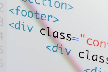 Gerçek Html kodu gelişmekte olan ekran. Programlama iş akışı soyut bir