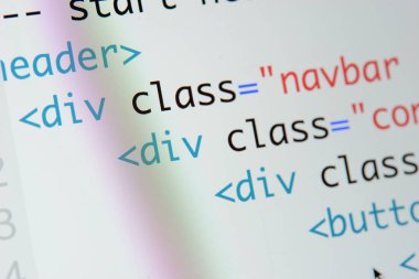 Gerçek Html kodu gelişmekte olan ekran. Programlama iş akışı soyut bir