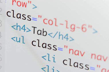 Gerçek Html kodu gelişmekte olan ekran. Programlama iş akışı soyut bir