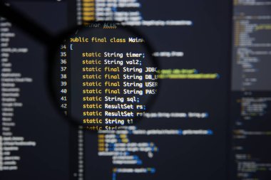 Gerçek Java kodu gelişmekte olan ekran. Programlama iş akışı soyut bir