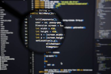 Gerçek Java kodu gelişmekte olan ekran. Programlama iş akışı soyut bir
