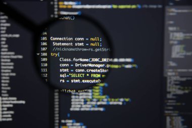 Gerçek Java kodu gelişmekte olan ekran. Programlama iş akışı soyut bir
