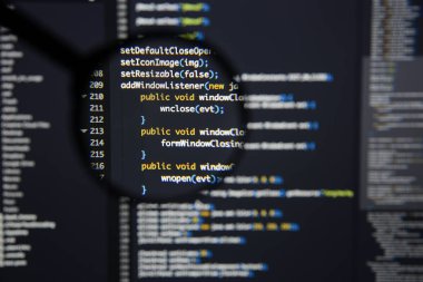 Gerçek Java kodu gelişmekte olan ekran. Programlama iş akışı soyut bir