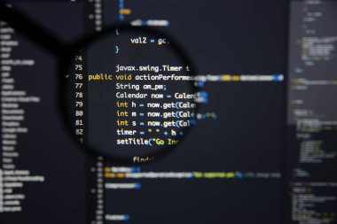 Gerçek Java kodu gelişmekte olan ekran. Programlama iş akışı soyut bir