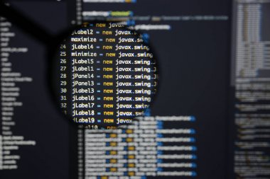 Gerçek Java kodu gelişmekte olan ekran. Programlama iş akışı soyut bir