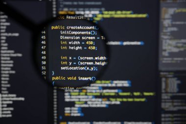 Gerçek Java kodu gelişmekte olan ekran. Programlama iş akışı soyut bir