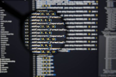 Gerçek Java kodu gelişmekte olan ekran. Programlama iş akışı soyut bir