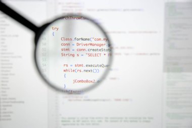 Gerçek Java kodu gelişmekte olan ekran. Programlama iş akışı soyut bir