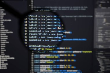 Gerçek Java kodu gelişmekte olan ekran. Programlama iş akışı soyut bir
