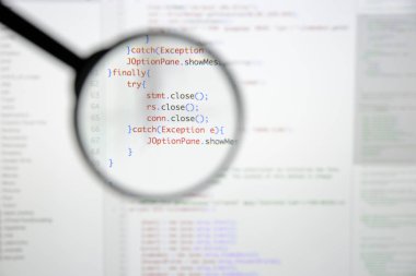 Gerçek Java kodu gelişmekte olan ekran. Programlama iş akışı soyut bir