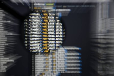 Gerçek Java kodu gelişmekte olan ekran. Programlama iş akışı soyut bir