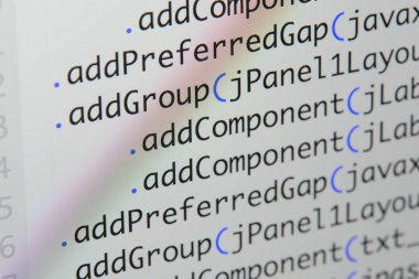 Gerçek Java kodu gelişmekte olan ekran. Programlama iş akışı soyut algoritma kavramı. Java kod görünür satır .