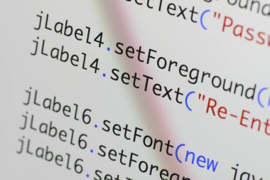 Gerçek Java kodu gelişmekte olan ekran. Programlama iş akışı soyut algoritma kavramı. Java kod görünür satır .