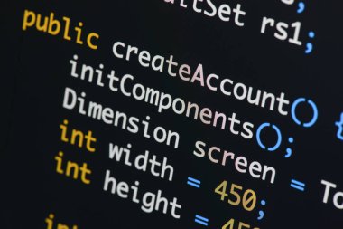 Gerçek Java kodu gelişmekte olan ekran. Programlama iş akışı soyut algoritma kavramı. Java kod görünür satır .