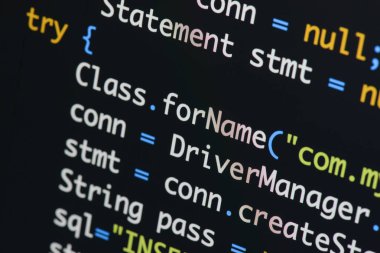 Gerçek Java kodu gelişmekte olan ekran. Programlama iş akışı soyut algoritma kavramı. Java kod görünür satır .