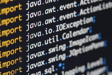 Gerçek Java kodu gelişmekte olan ekran. Programlama iş akışı soyut algoritma kavramı. Java kod görünür satır .