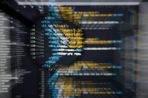 Экран разработки реального HTML кода. Программирование документооборота — стоковое фото