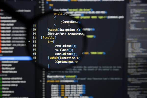 Реальна Java розвиток екран код. Анотація програмування робочого процесу на — стокове фото