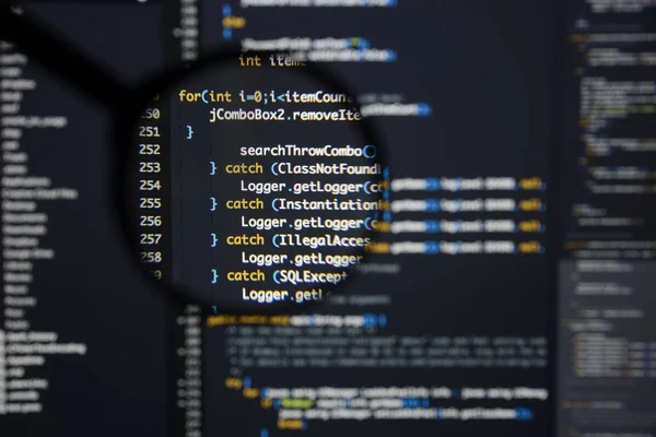 Gerçek Java kodu gelişmekte olan ekran. Programlama iş akışı soyut bir — Stok fotoğraf