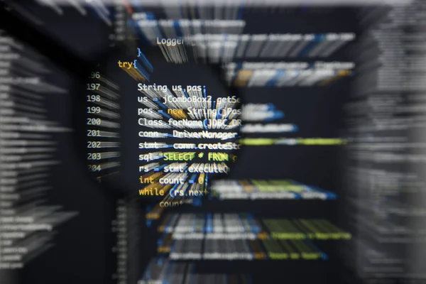 Gerçek Java kodu gelişmekte olan ekran. Programlama iş akışı soyut bir