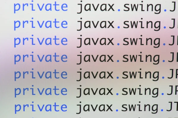 Gerçek Java kodu gelişmekte olan ekran. Programlama iş akışı soyut algoritma kavramı. Java kod görünür satır .