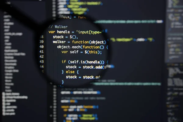 Реальний коду Java Script розвивається екран. Програмування робочого процесу abs — стокове фото