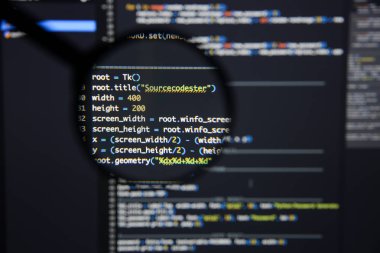Gerçek Python kod gelişmekte olan ekran. Programlama iş akışı soyut