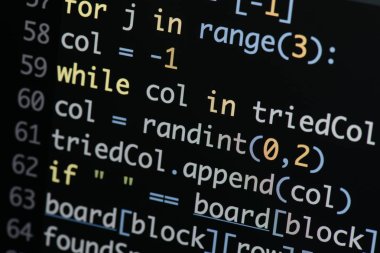 Gerçek Python kod gelişmekte olan ekran. Programlama iş akışı soyut