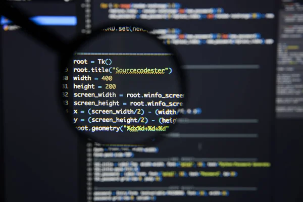 Echte Python-Code-Entwicklungsbildschirm. Workflow-Abstract zur Programmierung — Stockfoto