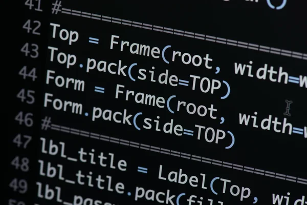Gerçek Python kod gelişmekte olan ekran. Programlama iş akışı soyut