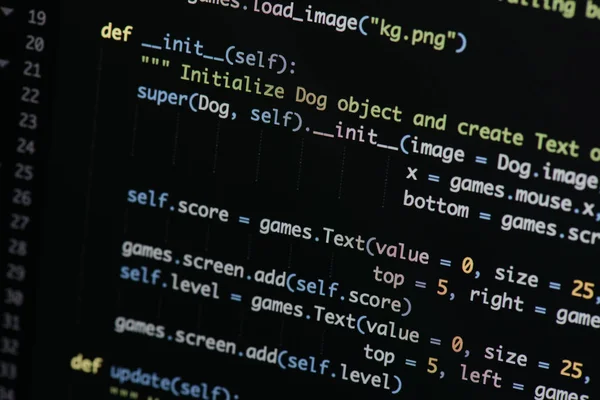 Schermo di sviluppo del codice Python reale. Flusso di lavoro di programmazione astratto — Foto Stock