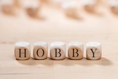 Ahşap küpleri hobi kelime. Hobi kavramı