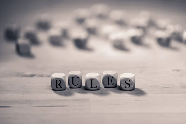 Palavra de regras em cubos de madeira. Conceito de regras — Fotografia de Stock