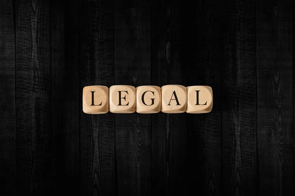 Rechtswort auf Holzwürfeln. Rechtskonzept — Stockfoto