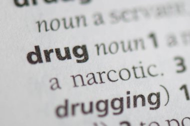 Bir Sözlüğü'ndeki uyuşturucu sözcüğü. Uyuşturucu kavramı