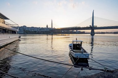 İstanbul, Türkiye, 7 Kasım 2019.Sabah saatlerinde İstanbul 'da Avrupa ve Asya kıtası arasında. İstanbul' dan şehir manzarası ve şehir manzarası .