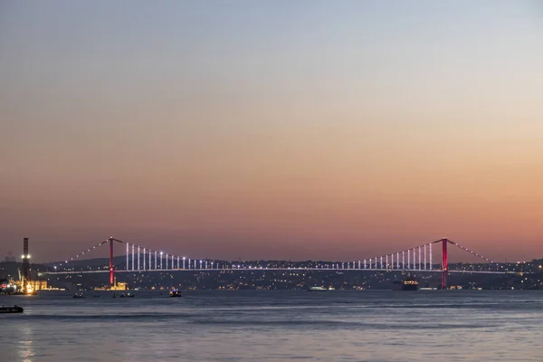 Istanbul Pavo Noviembre 2019 Hora Mañana Istanbul Entre Europa Asia — Foto de Stock