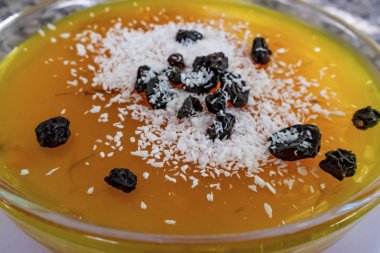 geleneksel Türk tatlı zerde kadar kapatın