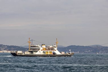 İstanbul, 23 Kasım 2019.istanbul, Asya ve Avrupa kıtaları arasında rüya şehri. İstanbul 'dan manzara ve şehir manzarası feribot, bosporus köprüsü ve bosporus.
