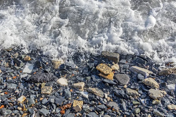 Βράχια Και Κύμα Στην Πλευρά Της Θάλασσας — Φωτογραφία Αρχείου
