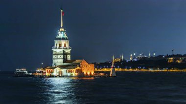 uskudar, istanbul, 7 Aralık 2019. Bakire Kulesi ve İstanbul Bosporus 'taki eski kasaba.