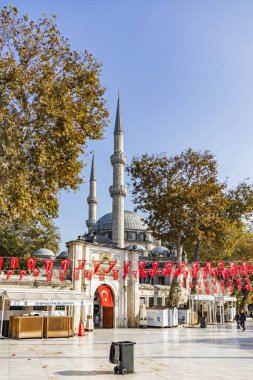 Eyup, istanbul, Türkiye - 17 Kasım 2019. Eyupsultan, İstanbul 'da tarihi ve dini yapıları bulunan Haliç' in Haliç kıyısındaki kutsal bir şehridir.