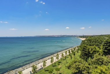 Florya, İstanbul, hindi-ağustos 31,2019. Marmara deniz manzarası yaz mevsiminde Florida 'nın deniz kıyısından..