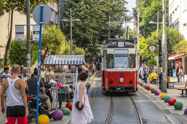 Kadikoy Istanbul Turkey June 2019 Noltalgic Tram Kadikoy District People — ストック写真