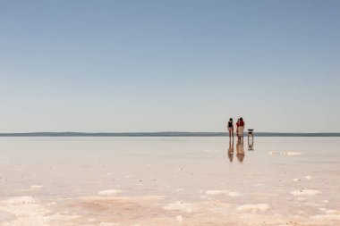 Tuz Gölü, Ankara, Konya ve Aksaray sınırlarının kesiştiği noktada yer almaktadır. Türkiye 'nin% 40' ının bu gölden tuza ihtiyacı var.
