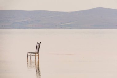 Tuz Gölü, Ankara, Konya ve Aksaray sınırlarının kesiştiği noktada yer almaktadır. Türkiye 'nin% 40' ının bu gölden tuza ihtiyacı var.