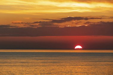 İstanbul 'da Marmara Denizi' nde gün batımı
