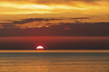İstanbul 'da Marmara Denizi' nde gün batımı
